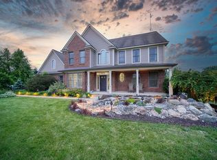 874 Pinecrest Dr, Dexter, MI 48130