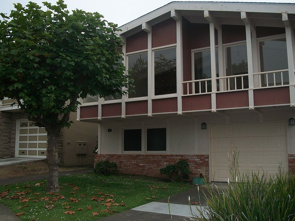 1st image of 15 Manor Ct