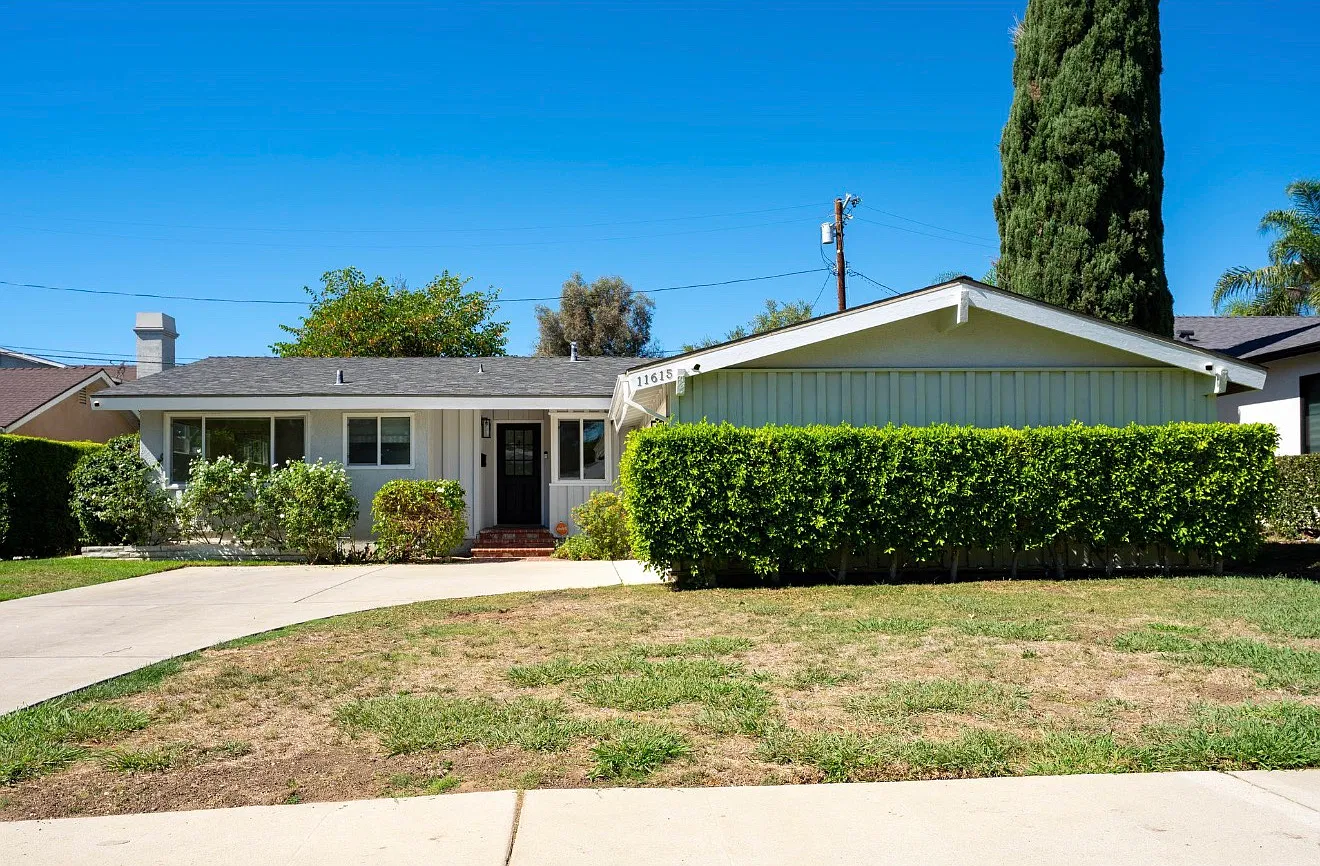3 bed, 1355 sqft, $5,000 — Photo 1