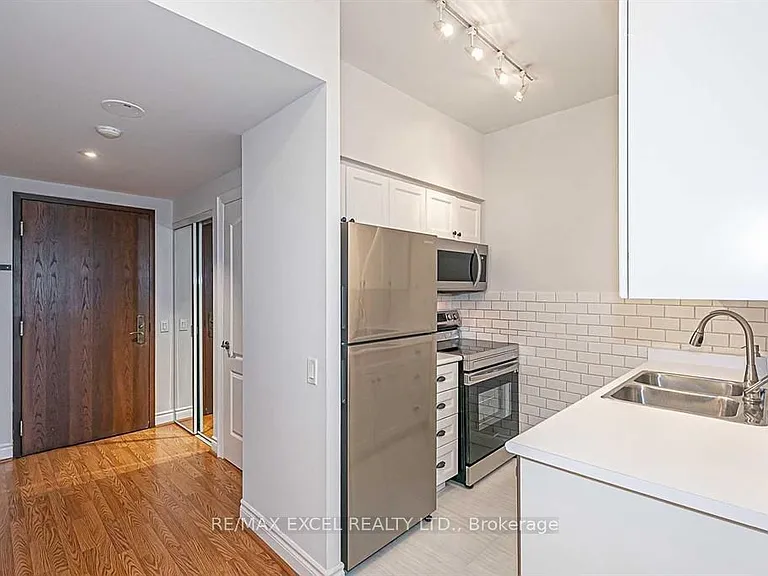 2 Clairtrell Rd #801 — Photo 6
