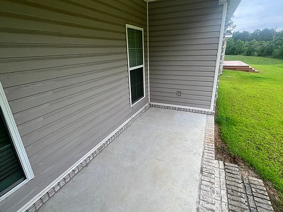 3rd image of 568 Ridgeland Rd