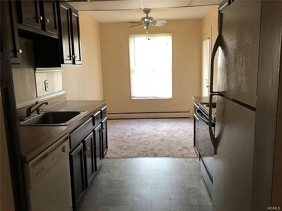 2nd image of 925 Sierra Vista Ln Unit 925