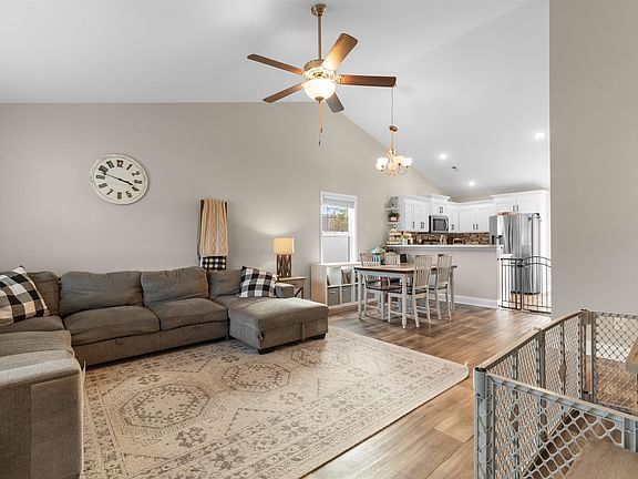5th image of 4109 Rockwood Dr.