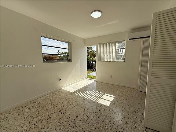 5th image of 3200 SW 88th Pl