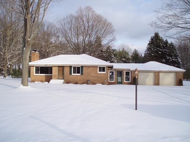 1st image of 2990 N Lakeshore Dr
