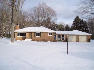 2990 N Lakeshore Dr, Holland, MI 49424