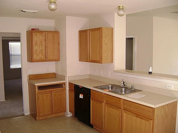 4th image of 13906 Long Glen Dr