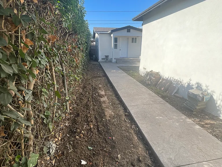 523 S Caswell Ave — Photo 2