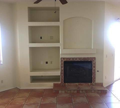 Gas fireplace in family room off of dining area and kitchen