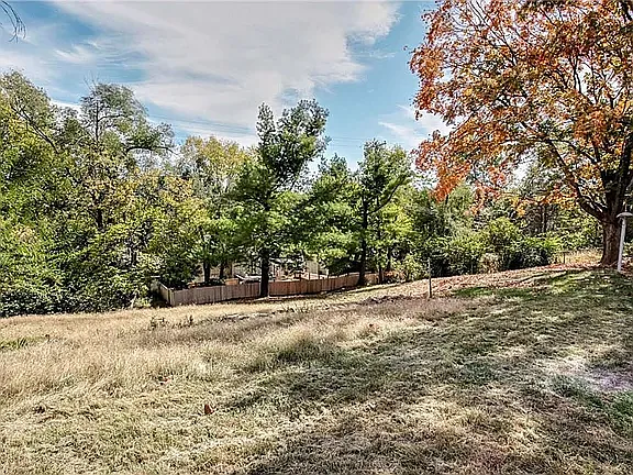 5805 N Colrain Ave — Photo 20
