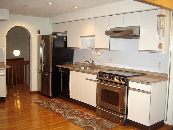 5th image of 57 Blue Hill Dr