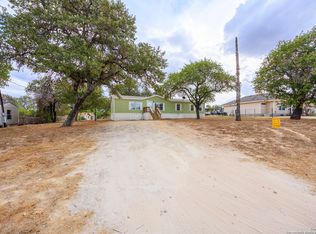 4310 Redtop Hill Dr, Elmendorf, TX 78112