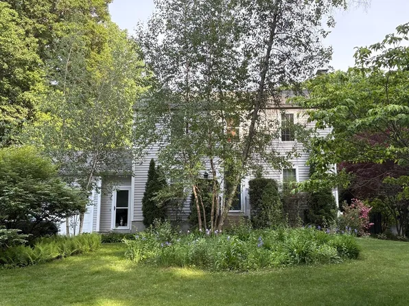 35 Houde St, Marlborough, MA 01752