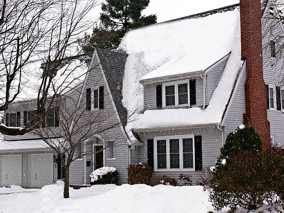 4th image of 402 N Vine St