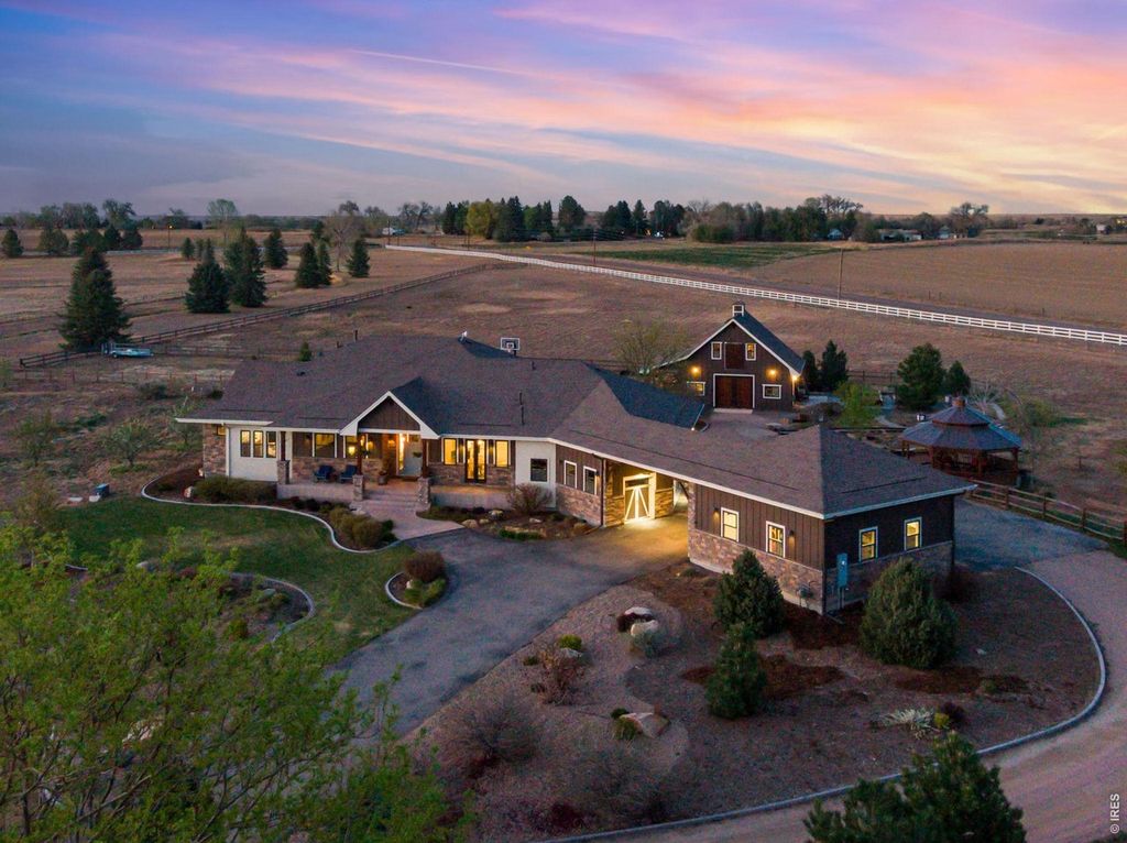 2418 Barry Ln