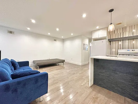 Rented by Doorway NYC, LLC | media 20