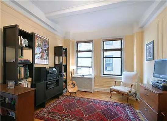 Sold by Warburg | media 2