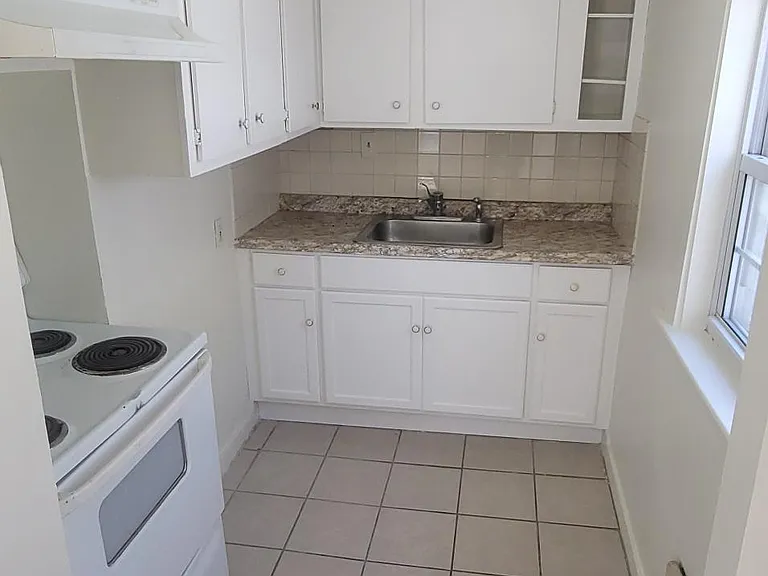 599 Union St #1 — Photo 5