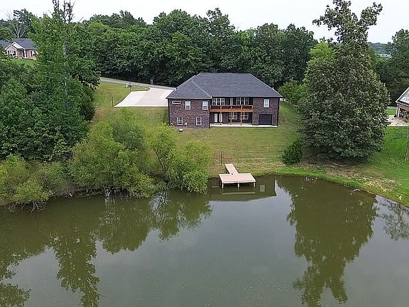 4th image of 218 Blacksmith Ln