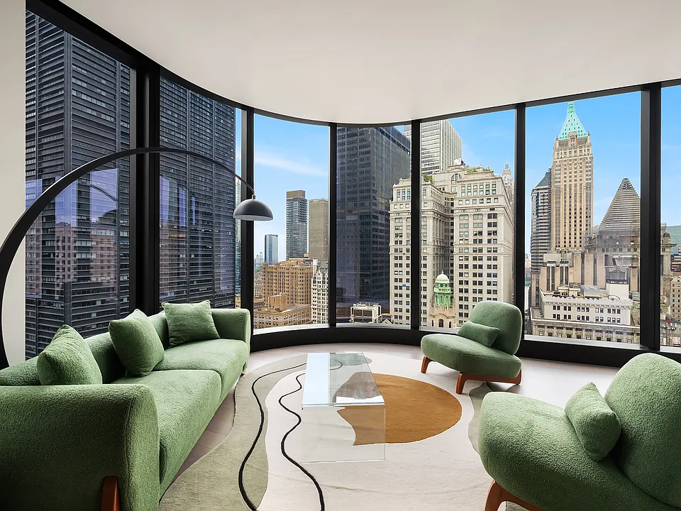 125 Greenwich St #52A