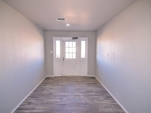 2nd image of 327 Hiracheta Dr