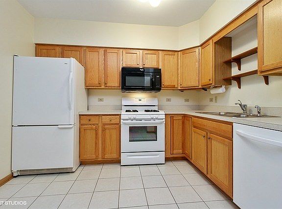 4th image of 18065 Harwood Ave