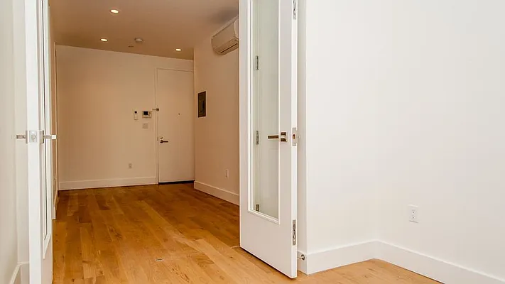 Rented by Nooklyn NYC LLC | media 49