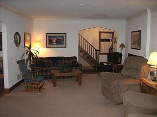 1st image of 903 N Garfield Ave