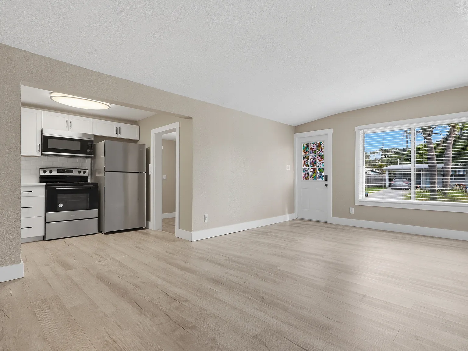3 bed, 1118 sqft, $2,400 — Photo 1