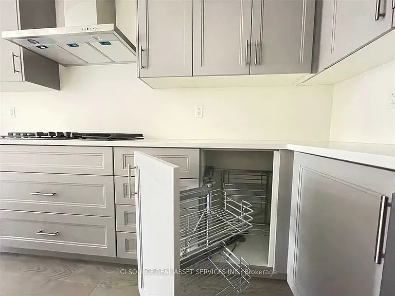 33 Macpherson St — Photo 5