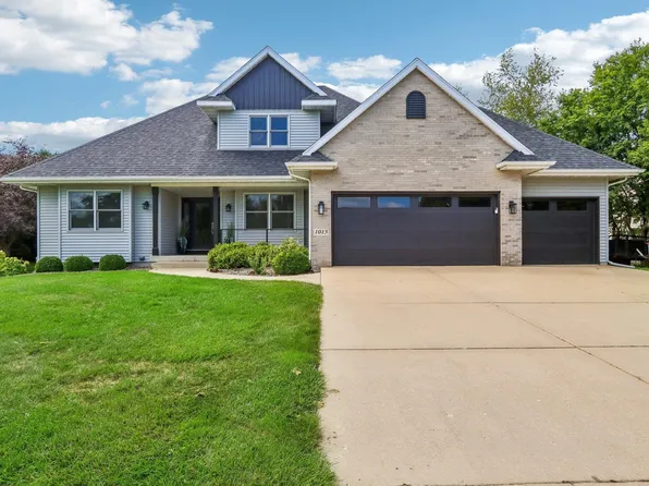 1013 Starlight Ln, Cottage Grove, WI 53527