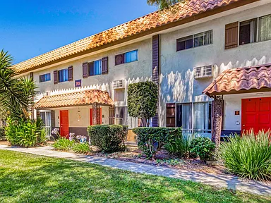 South Coast Santa Ana Apartments for Rent and Rentals - Walk Score