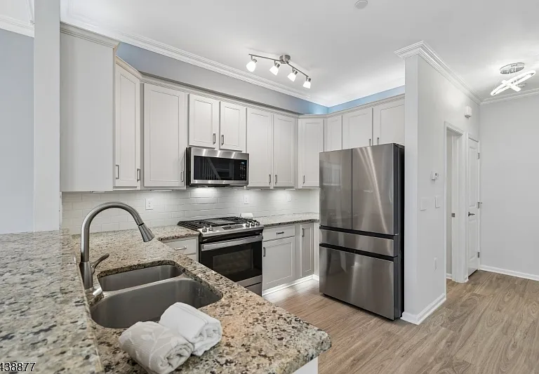 612 Lopez Ln — Photo 13