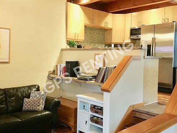 3rd image of 2421 E Union St