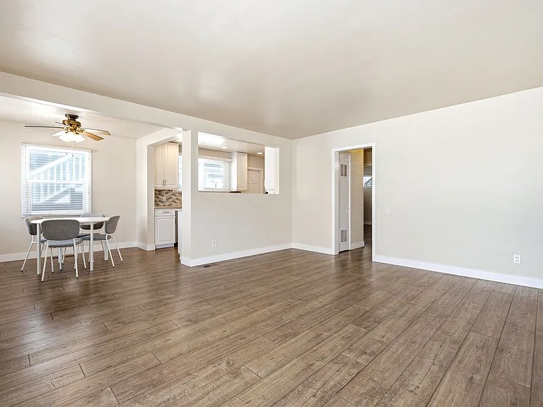1117 W Bay Ave #A — Photo 6