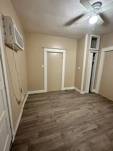 314 N Nueces #B Photo 1