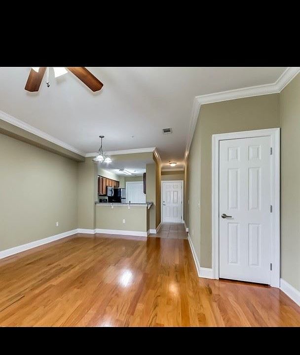 2nd image of 3218 Veterans Memrl Pkwy #3211