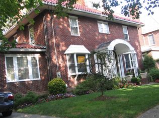 32 Essex Rd, Great Neck, NY 11023