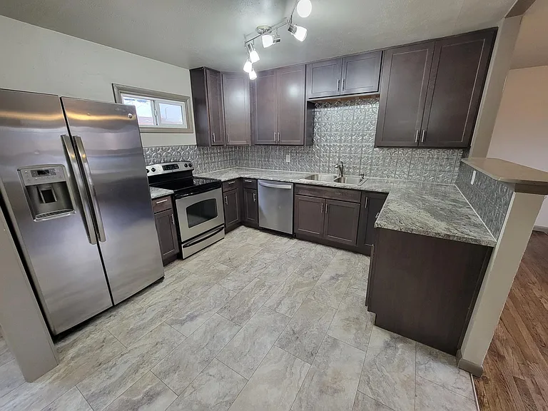 1719 Brimmer Ave — Photo 6