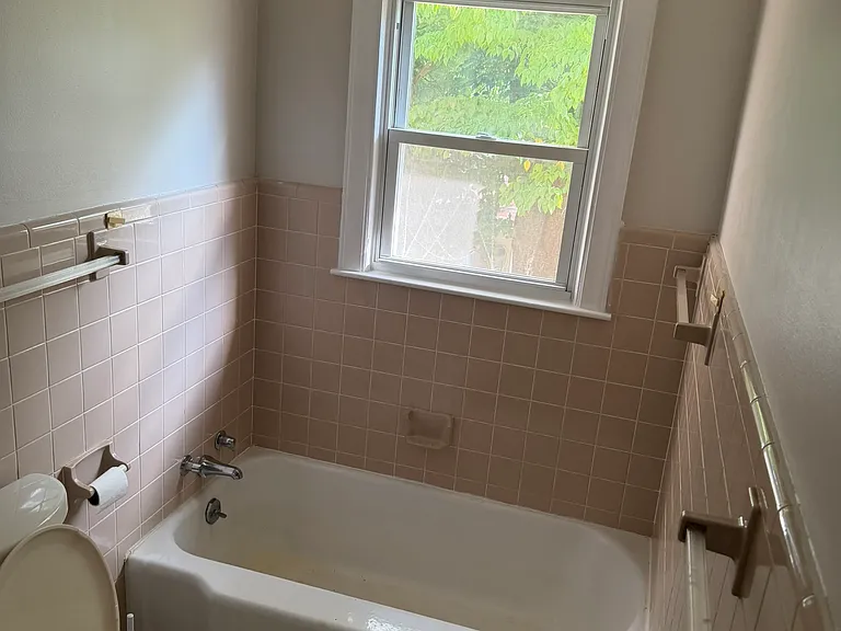 127 Longview Dr — Photo 7