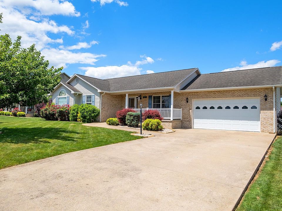1st image of 381 Gold Dr