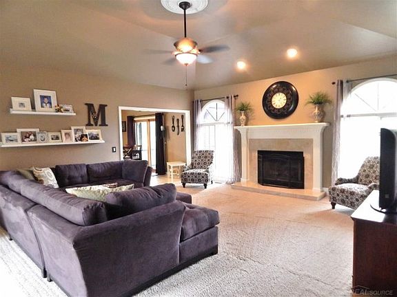 5th image of 46467 Winston Dr