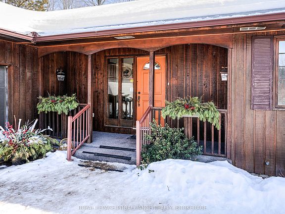 5th image of 9889 Perth Rd