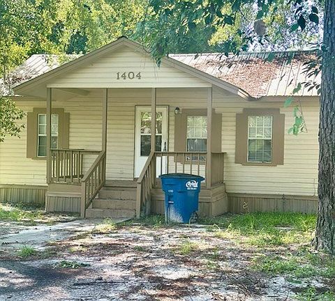 2nd image of 1404 Hazel St