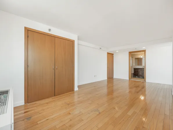 133-38 Sanford Avenue image 13 of 17