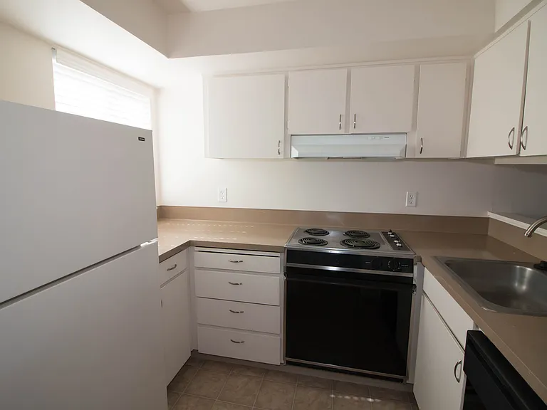 Columbia Crest Townhomes — Photo 8