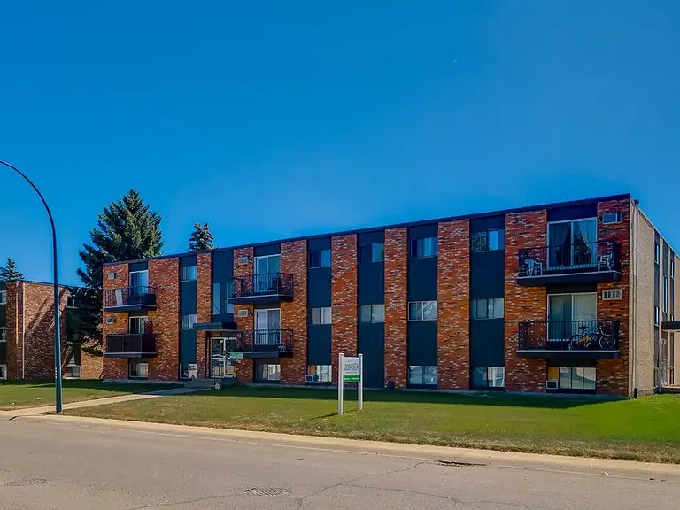 2253 Southview Dr SE — Photo 16
