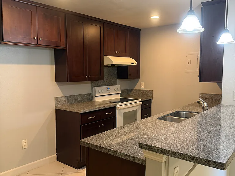2501 W Sunflower Ave #E16 — Photo 5