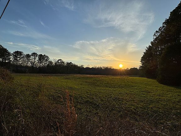 5th image of 140 Caldwell Farm Rd