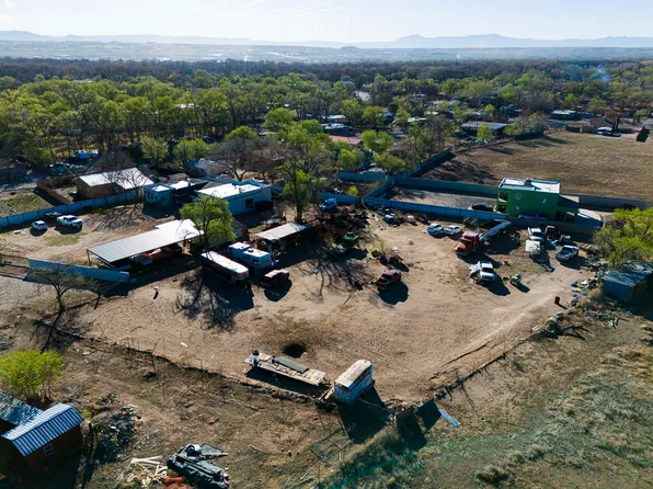 2255 Perry Ct SW, Albuquerque, NM 87105